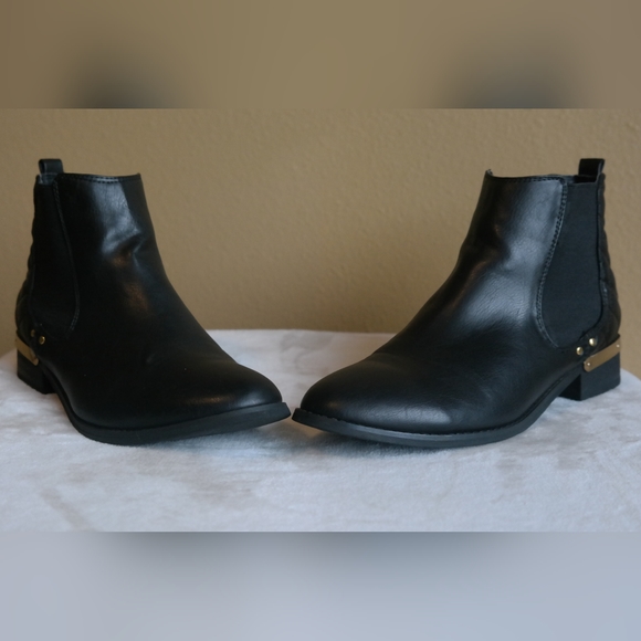 G.C. Shoes Terra Bootie - Picture 1 of 3